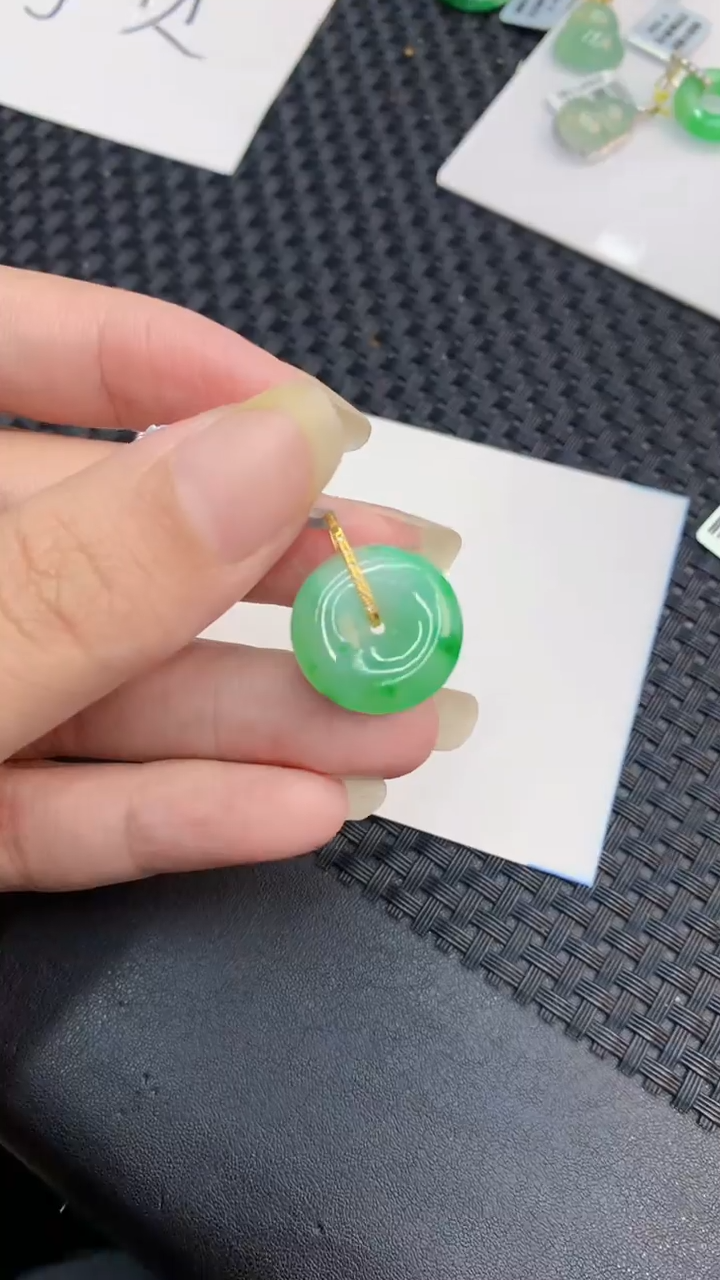 【闪购商品】翡翠颈饰18K金镶嵌            8