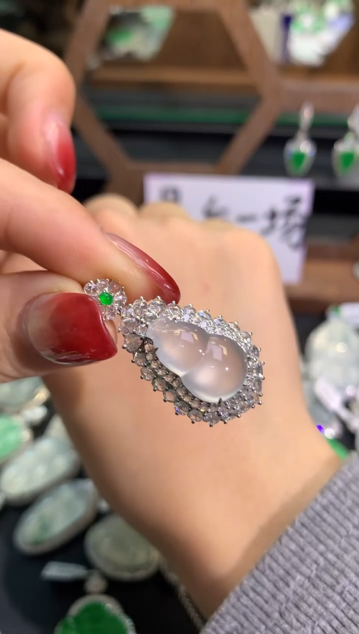 【闪购商品】翡翠吊坠(不含链)18K金镶嵌吊坠