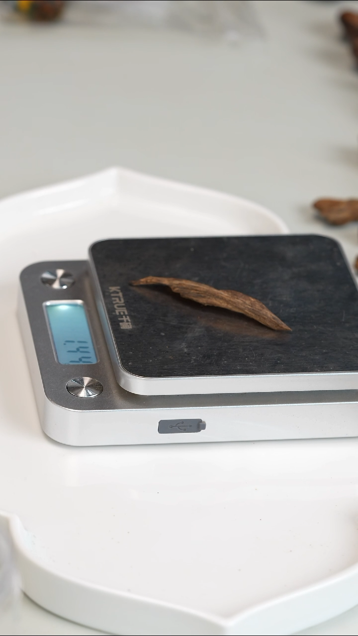 沉香沉香碎屑柬埔寨菩萨树心油1.4g