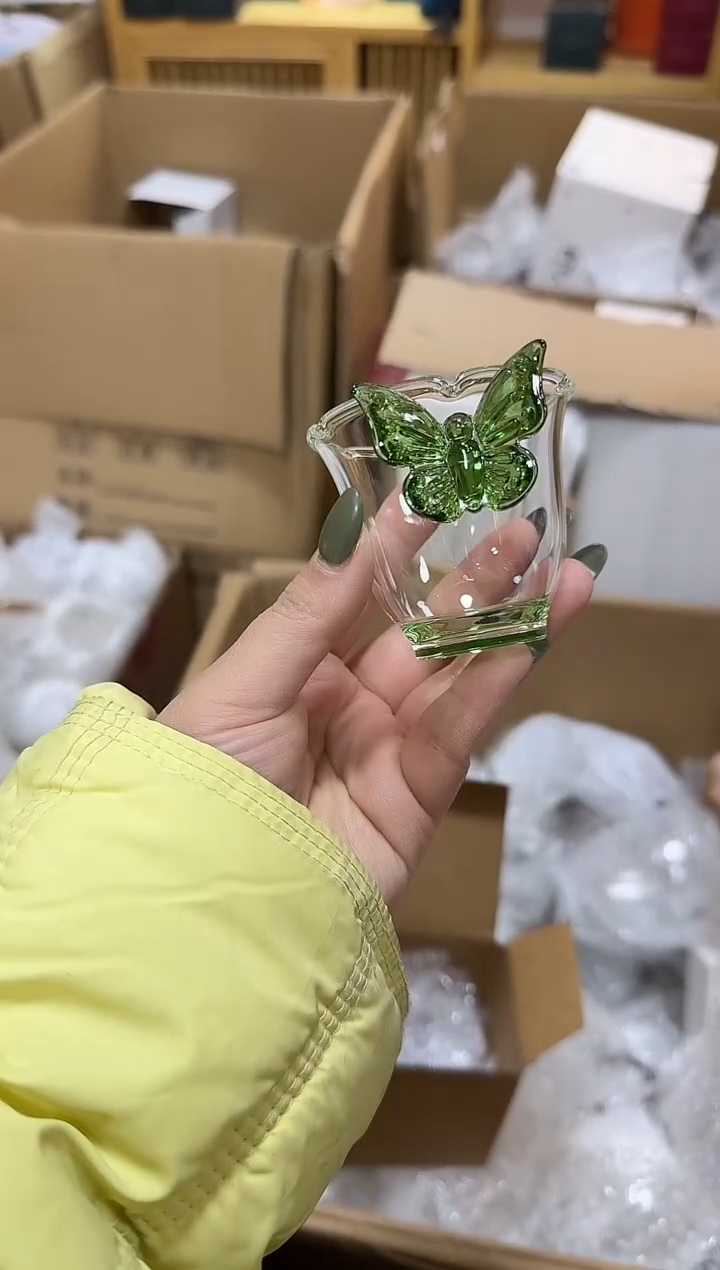 湖绿色蝴蝶杯     