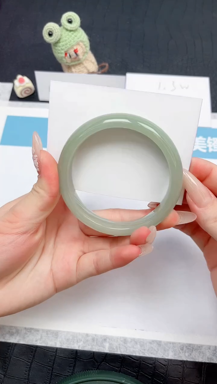 【闪购商品】石英质玉手镯未镶嵌76-60.6