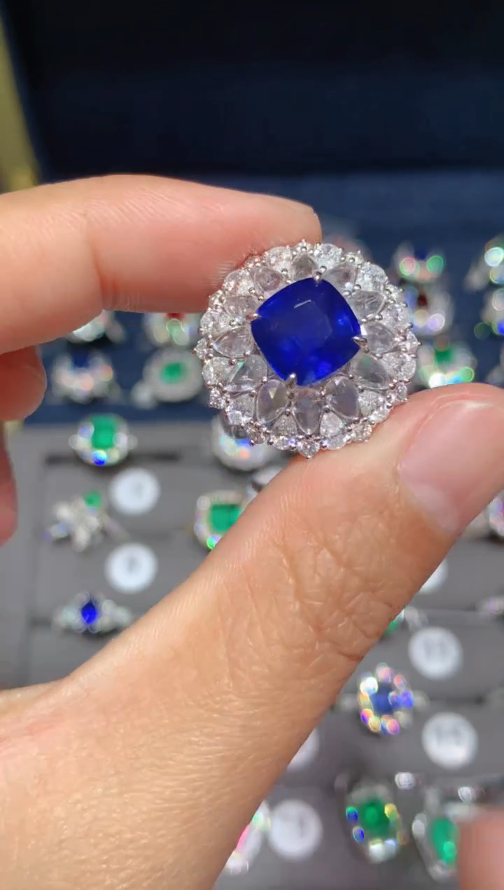 【闪购商品】蓝宝石戒指18K金镶嵌4.06CT