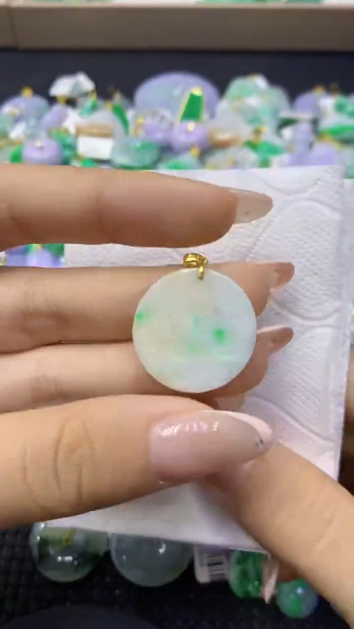 颈饰未镶嵌翡翠天然缅甸翡翠A货