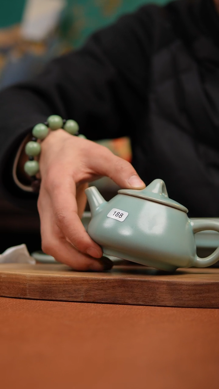 【闪购商品】瓷片原产地原矿仿古壶大瑕