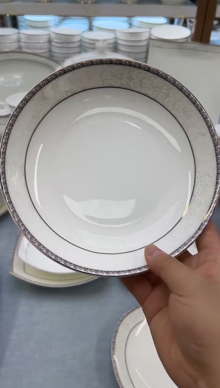 骨瓷玲珑8饭2个   