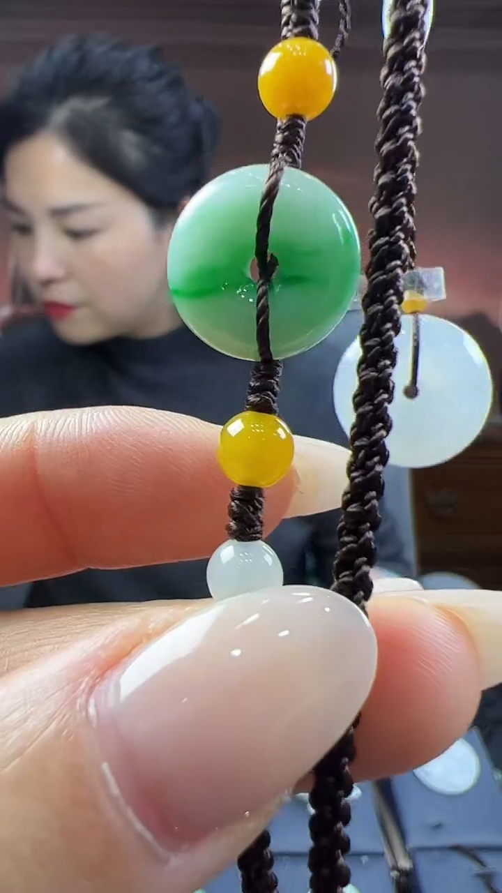 未镶嵌挂件翡翠美背