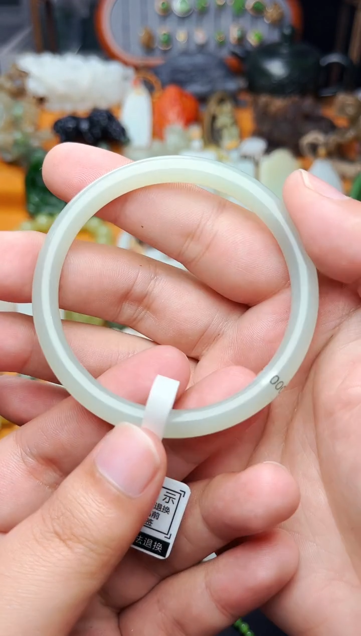 【闪购商品】和田玉手镯未镶嵌56.5圈口