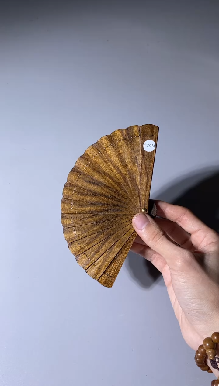 【闪购商品】金丝楠木雕129号10cm金丝楠迷你扇