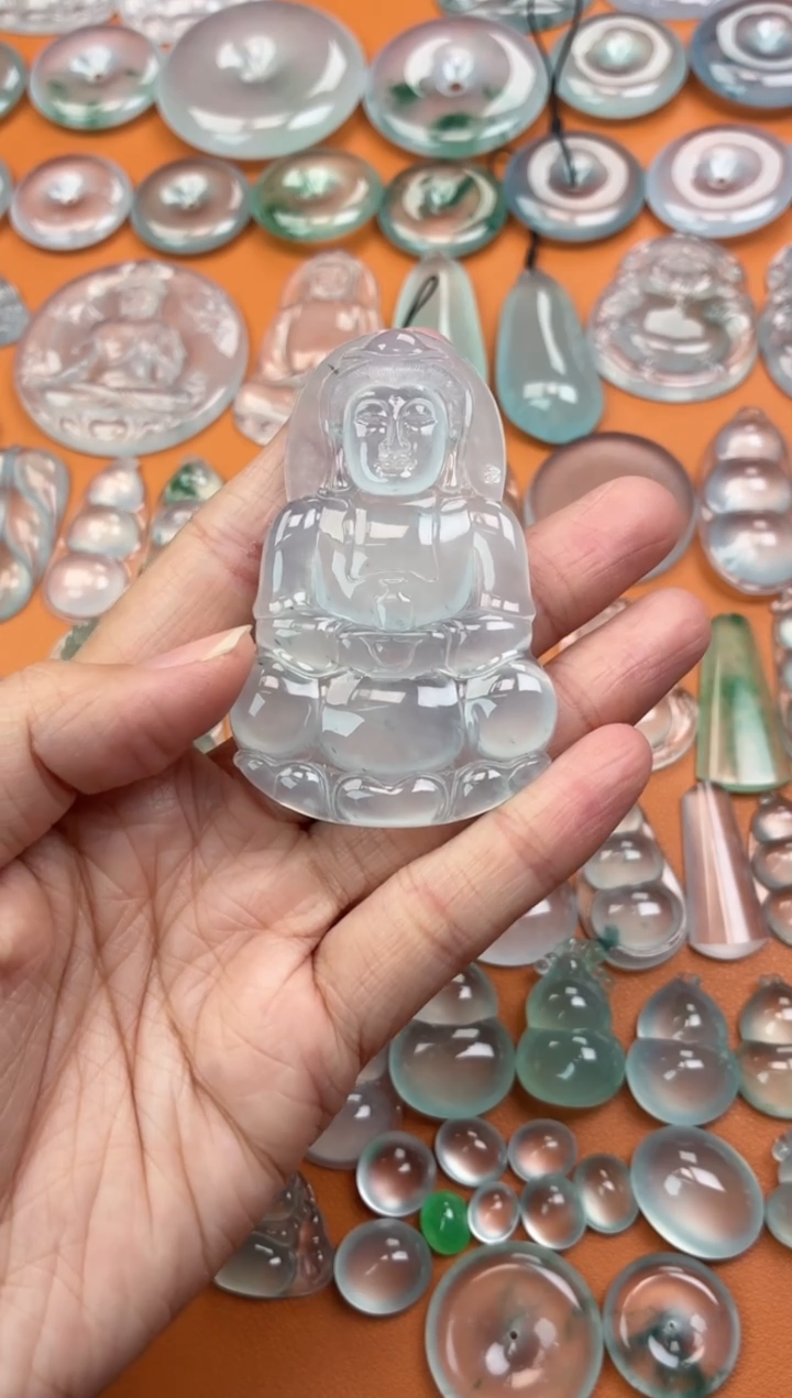 吊坠(不含链)未镶嵌翡翠77 观音 64.6 42 5.8