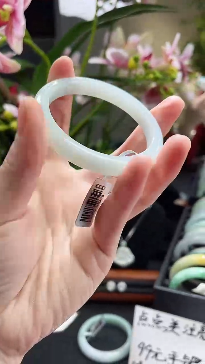 【闪购商品】翡翠手镯未镶嵌正圈