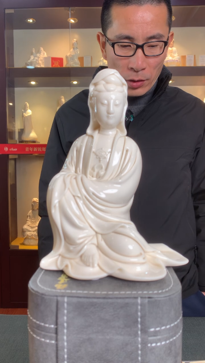 【闪购商品】摆件德化白瓷 披座观音