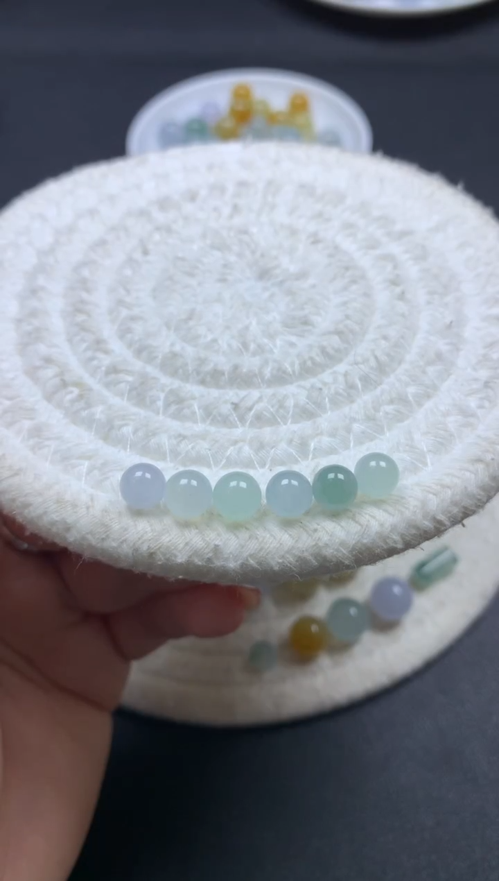 【闪购商品】定制翡翠未镶嵌多样性，230元一颗