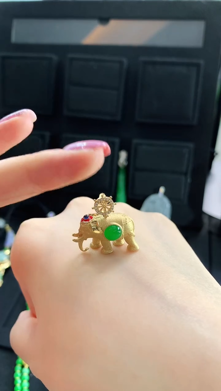 【闪购商品】翡翠吊坠(不含链)18K金镶嵌吊坠