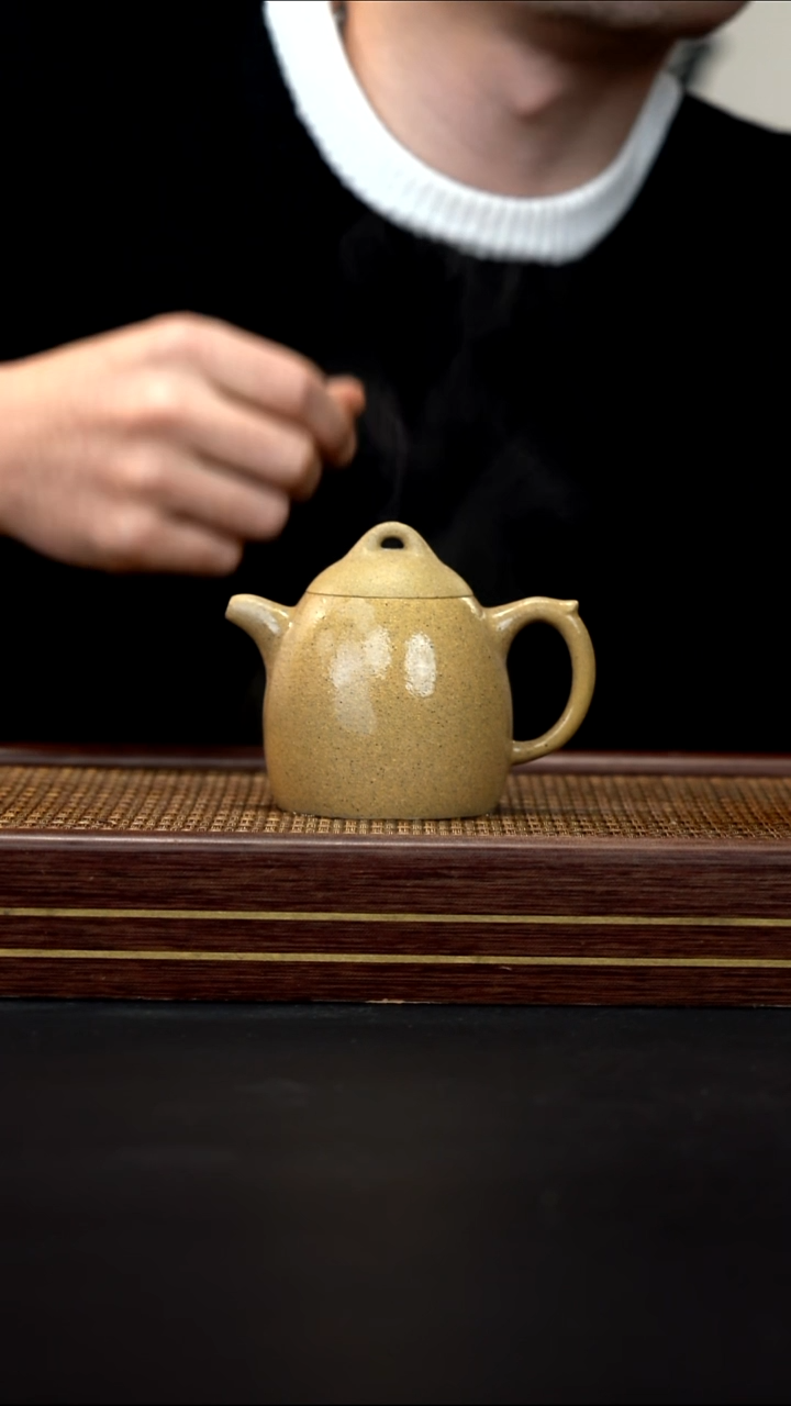 茶壶紫砂XJ    老档口蟹壳青     秦权   200cc