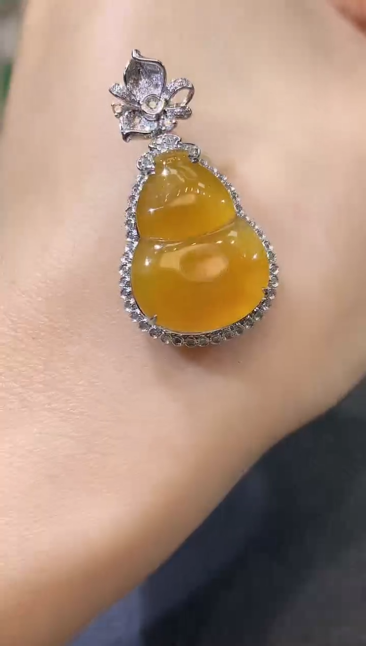 【闪购商品】翡翠吊坠(不含链)18K金镶嵌C27