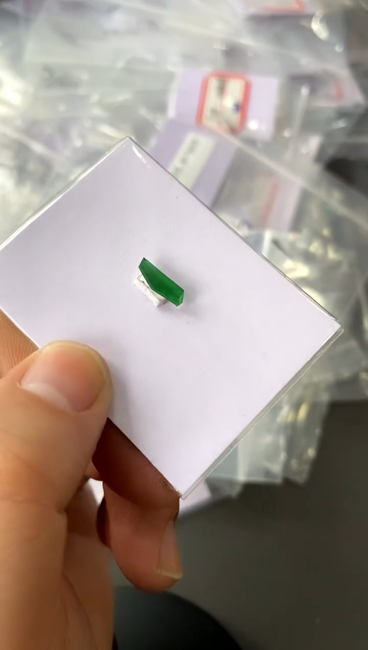 【闪购商品】定制翡翠未镶嵌戒面