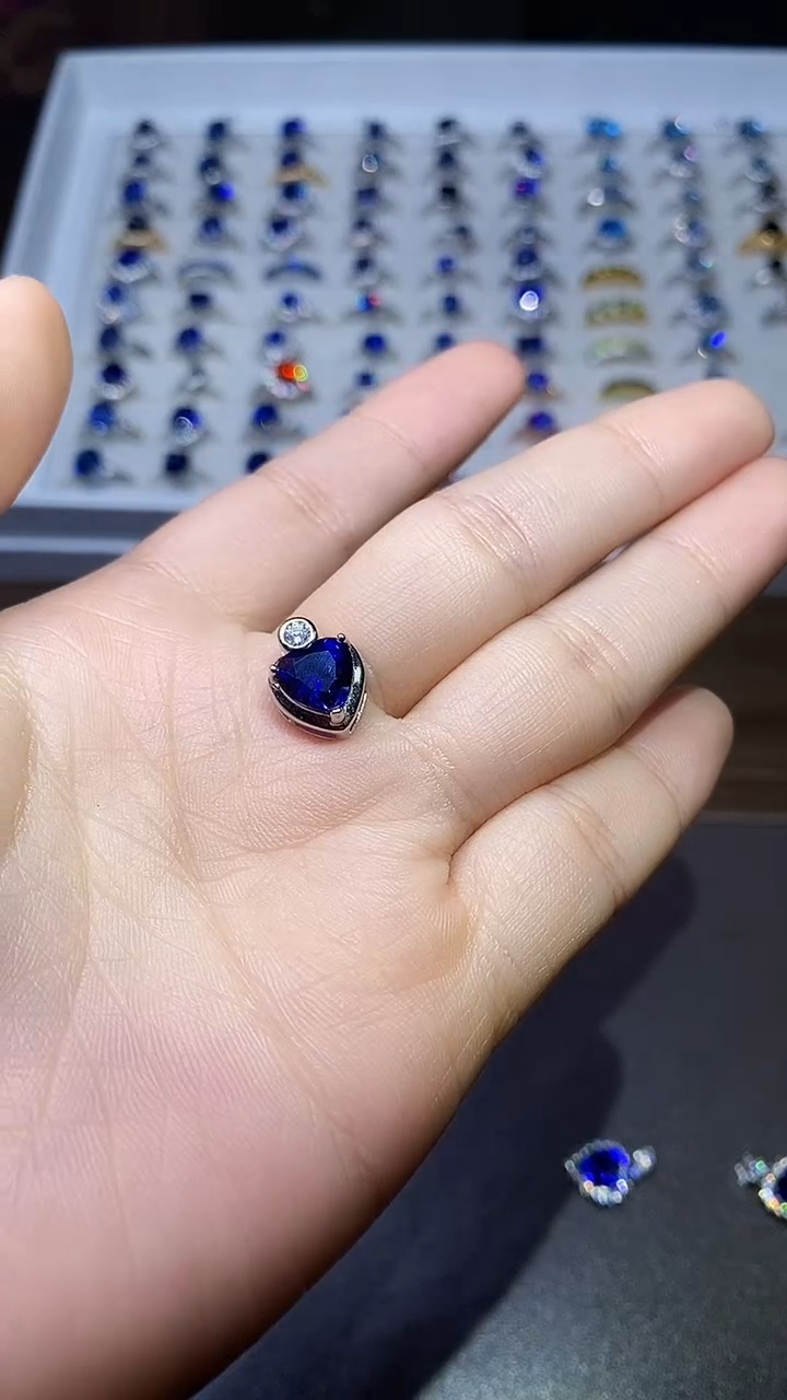 【闪购商品】蓝宝石吊坠(不含链)银S925镶嵌..........