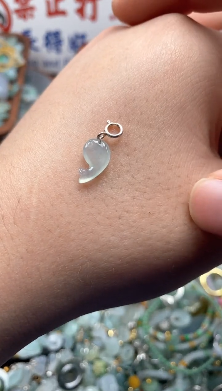 【闪购商品】翡翠颈饰未镶嵌哥哥