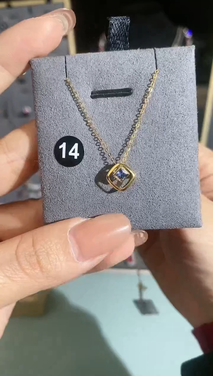【闪购商品】蓝宝石颈饰18K金镶嵌项链