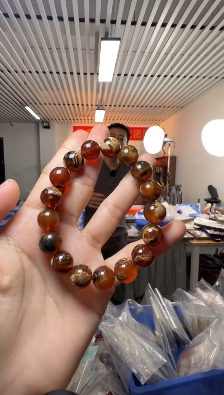 手串琥珀未镶嵌缅甸琥珀溶洞飘花圆珠单圈约11mm