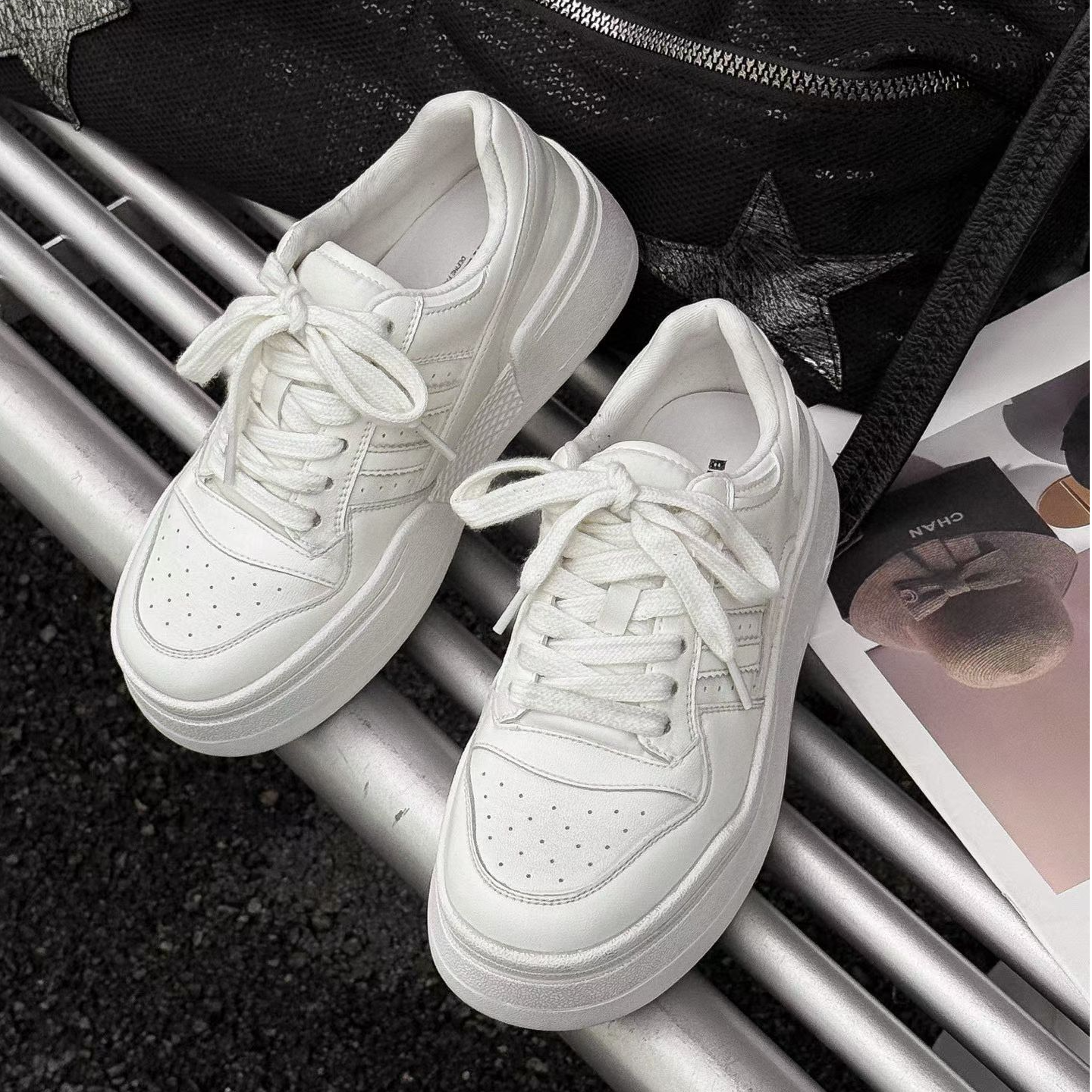 小白鞋女厚底5cm脏脏鞋2025新款复古网红加绒时尚运动板鞋休闲鞋