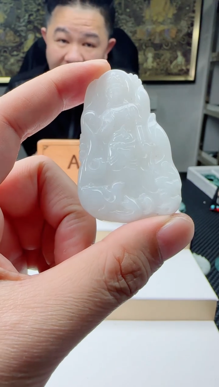 【闪购商品】翡翠颈饰未镶嵌11111111站观音