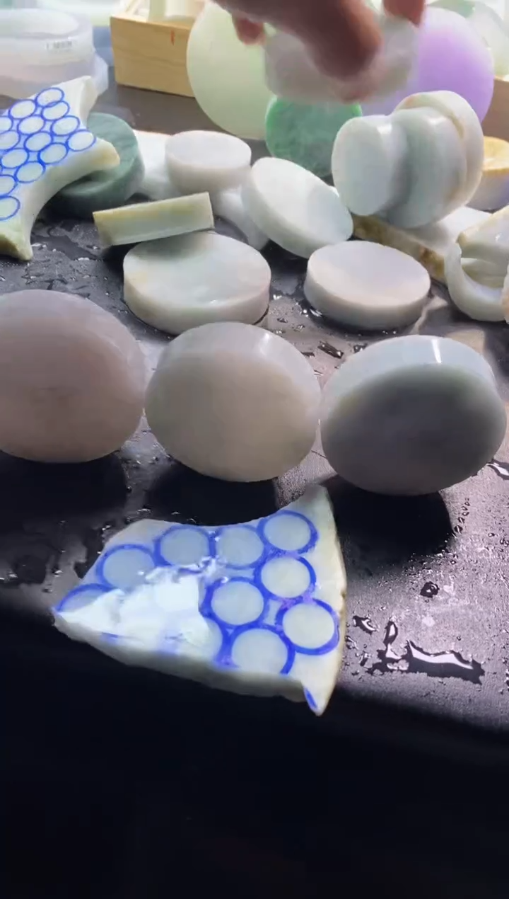 【闪购商品】翡翠挂件未镶嵌边角