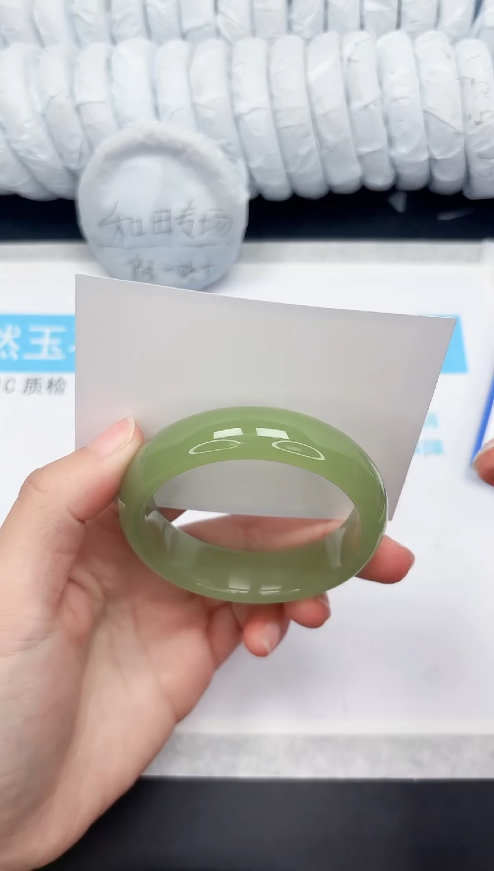 【闪购商品】石英质玉手镯未镶嵌300-56