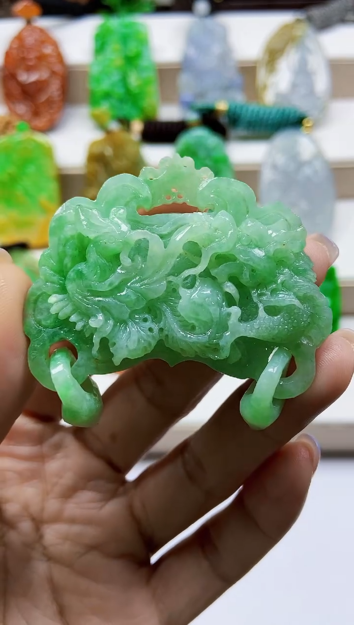 颈饰未镶嵌翡翠翡翠A货