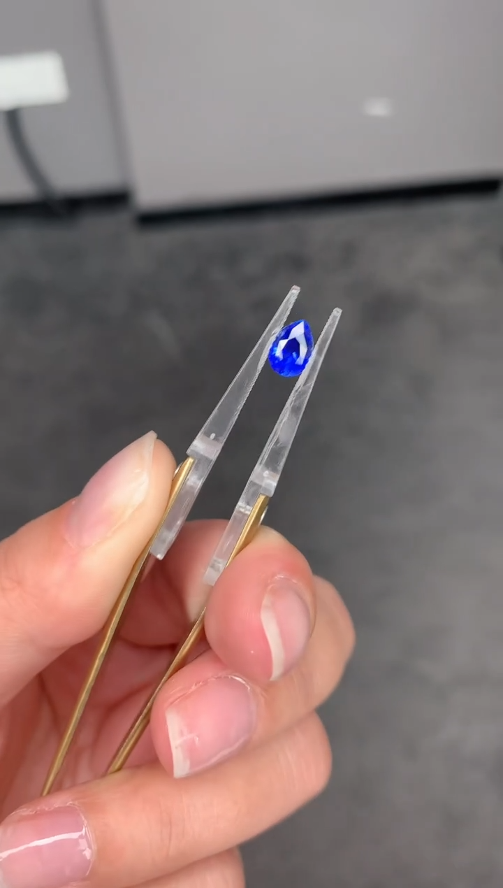 【闪购商品】蓝宝石裸石未镶嵌1.3ct皇家蓝