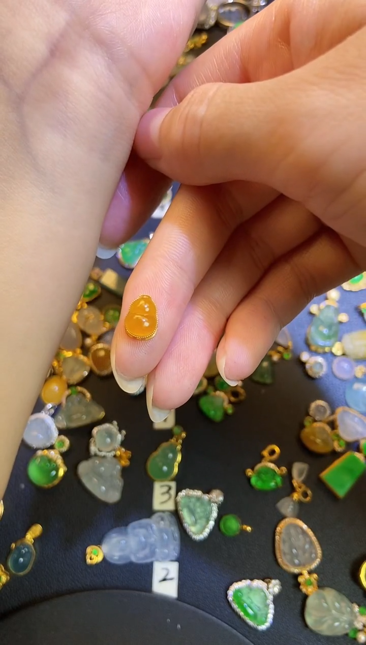 翡翠18K金镶嵌吊坠(不含链)悦*1