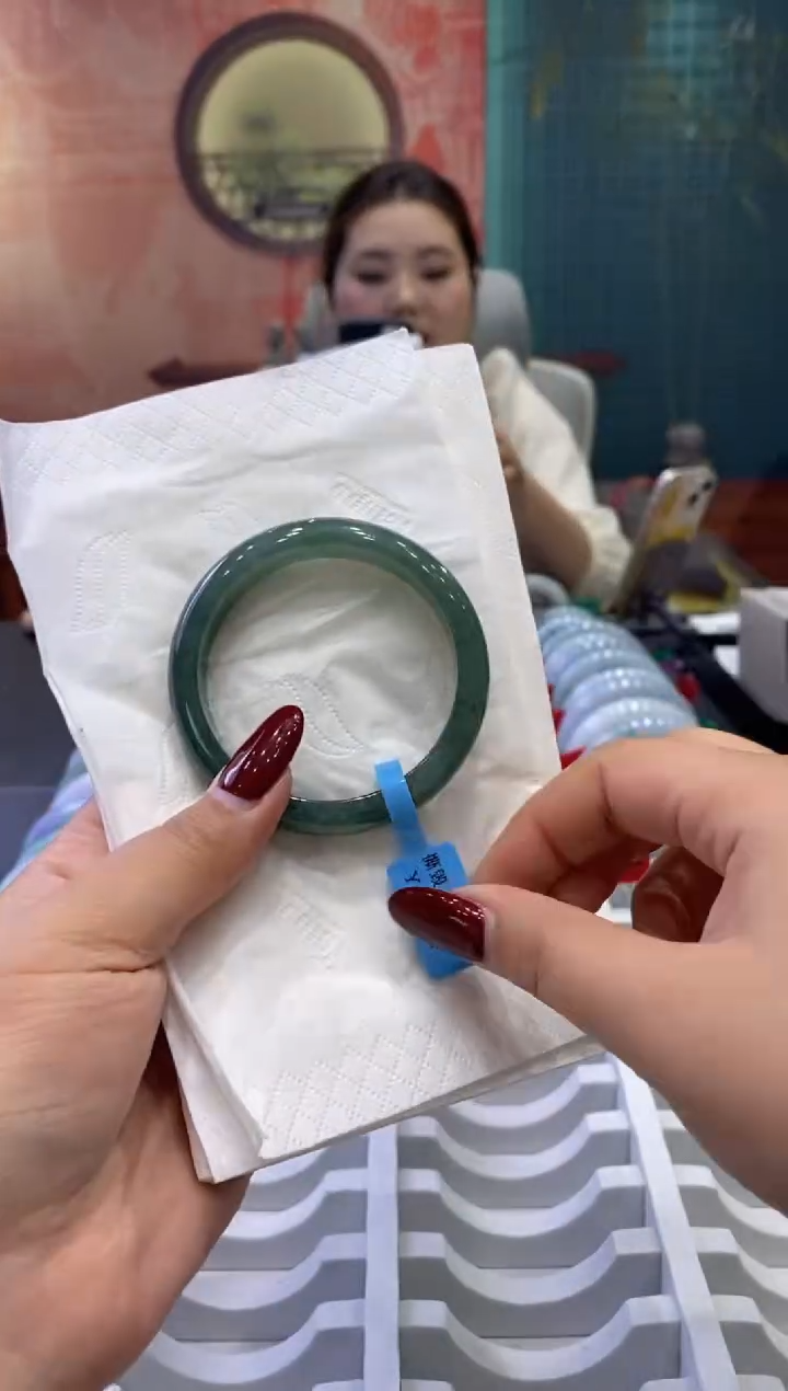 【闪购商品】翡翠手镯未镶嵌多人0017237