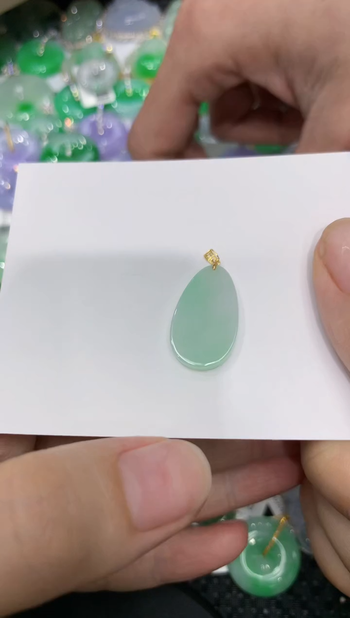 【闪购商品】翡翠颈饰18K金镶嵌11111111111