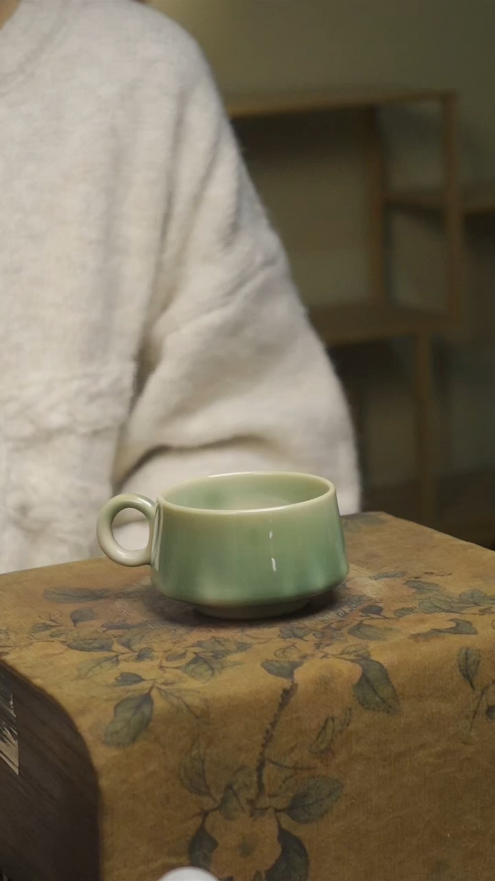 李自轩青白釉咖啡杯
