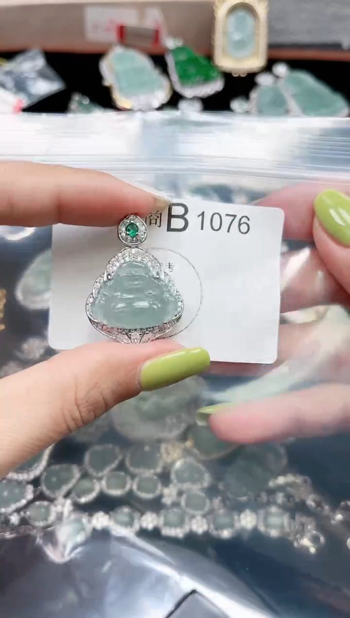 【闪购商品】翡翠颈饰未镶嵌赠皮绳1076