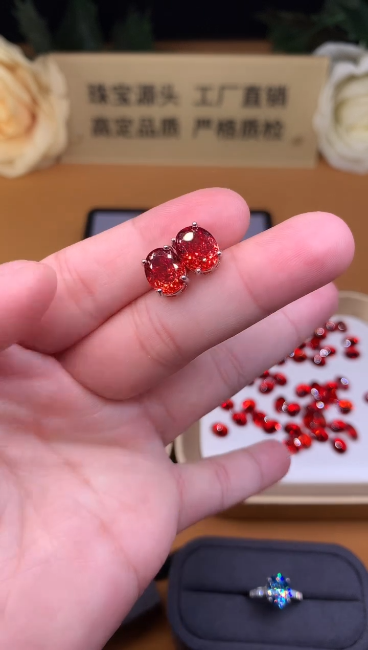 银S925镶嵌耳钉红色碧玺0288