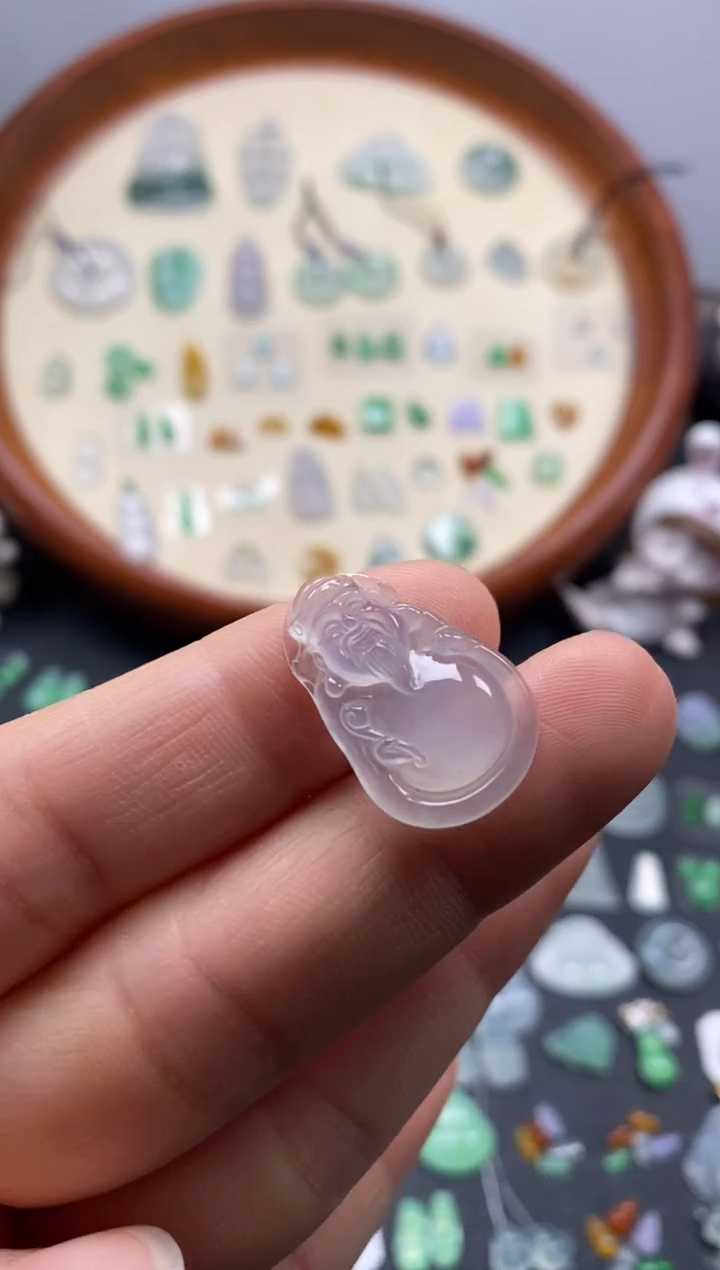 颈饰未镶嵌翡翠冰财神爷/芬