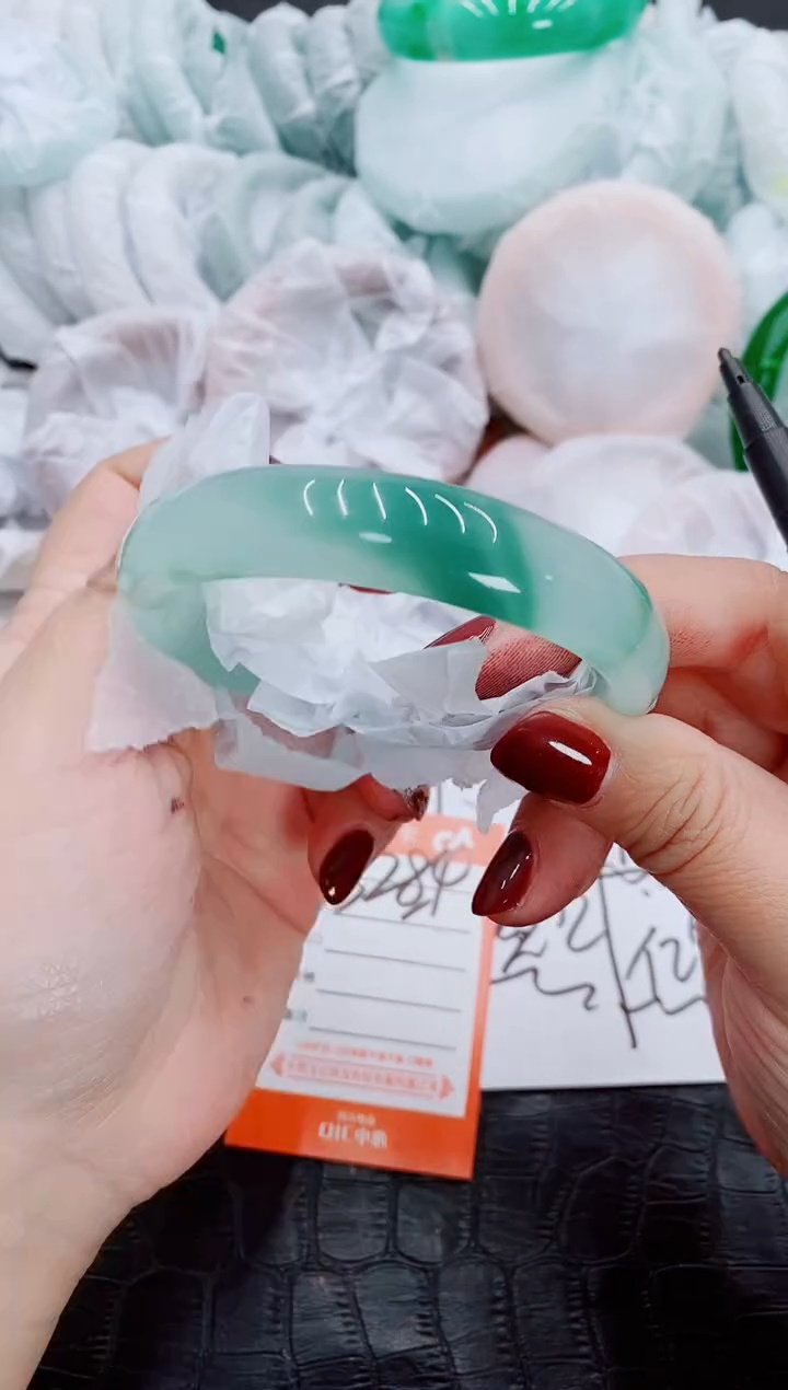 【闪购商品】石英质玉手镯未镶嵌S284-62-61