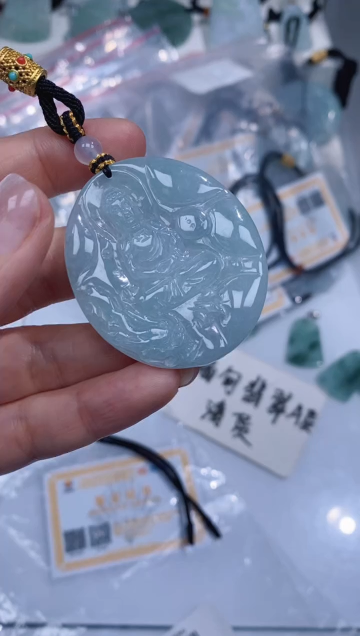 颈饰未镶嵌翡翠吊坠