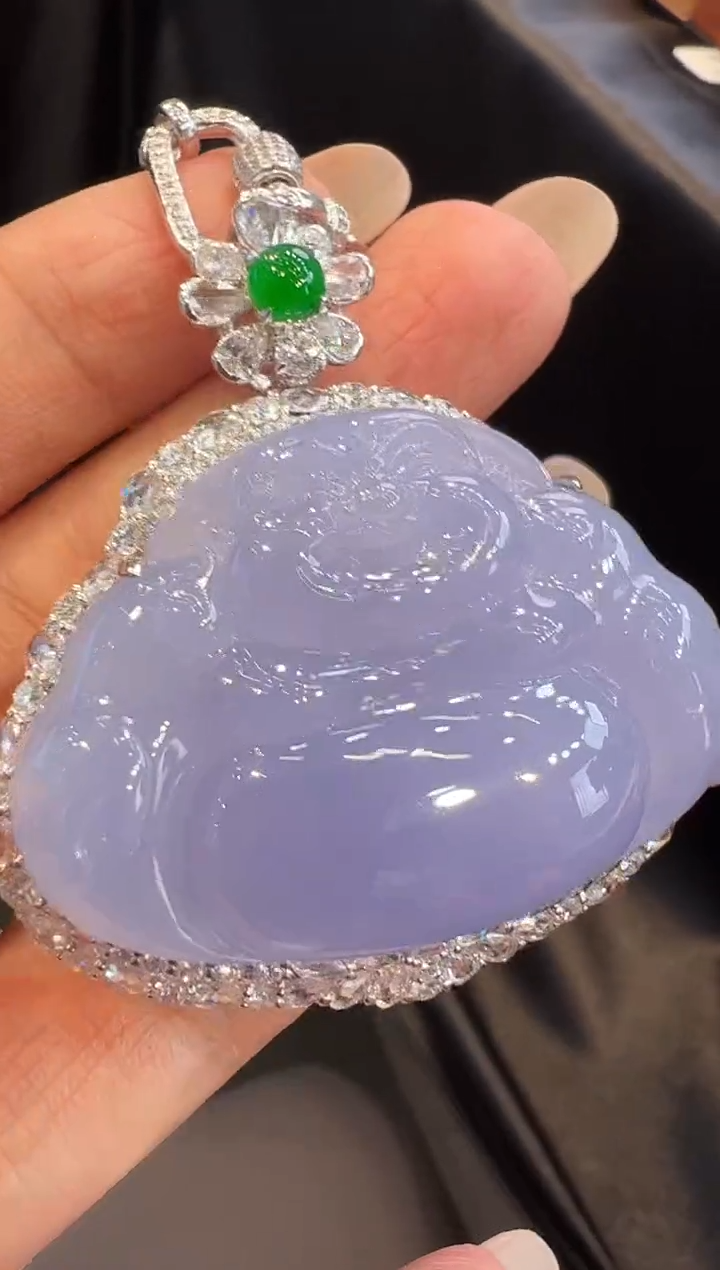 颈饰18K金镶嵌翡翠吊坠