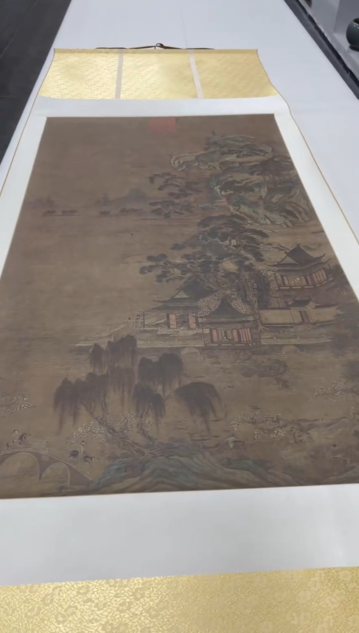 【复刻品】李昭道 春山游骑