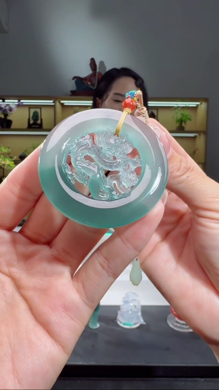 吊坠(不含链)未镶嵌翡翠龙牌