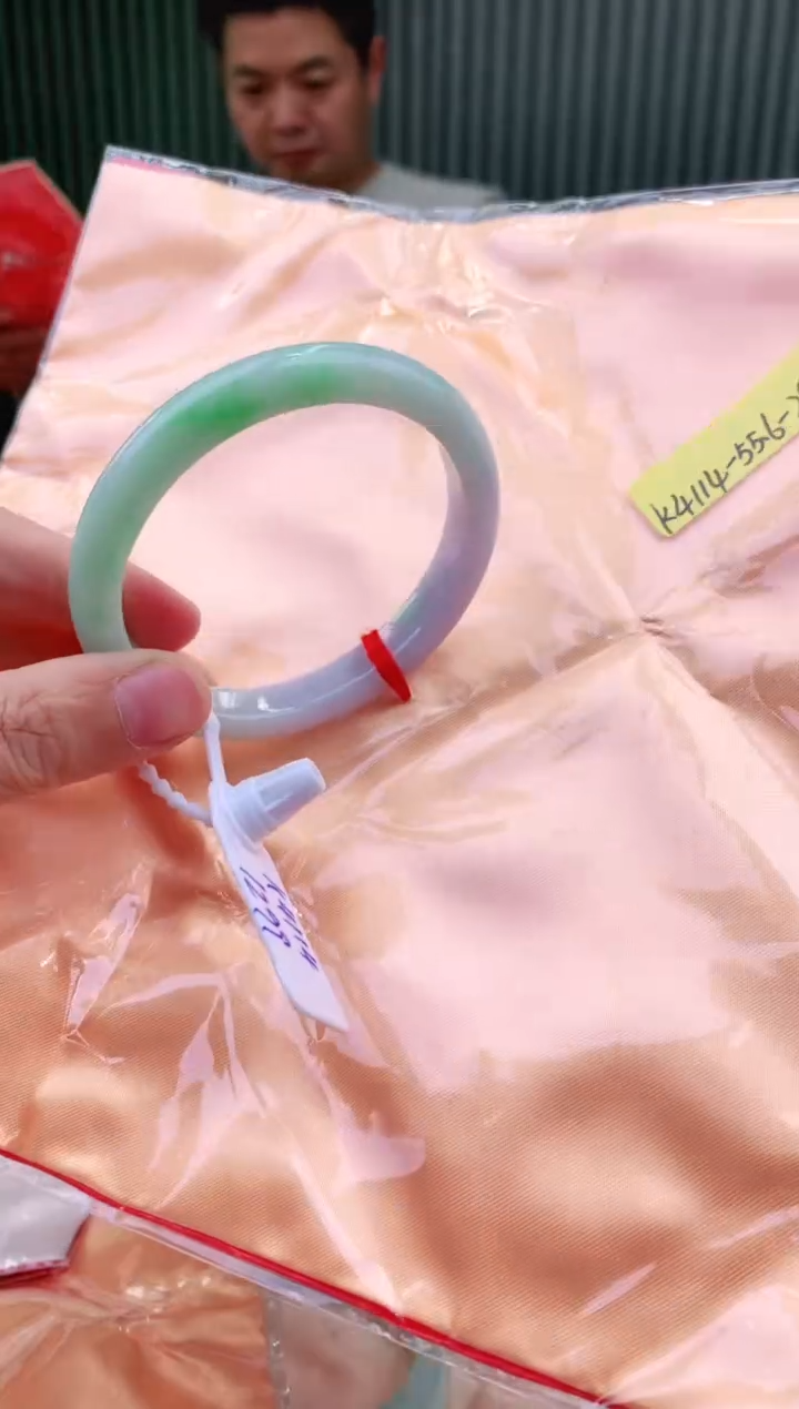 未镶嵌手镯翡翠55