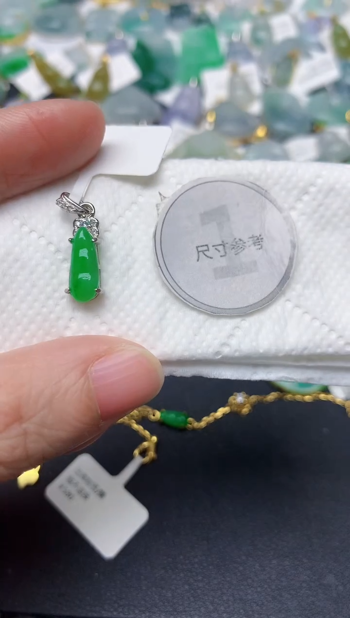 颈饰未镶嵌翡翠天然缅甸A货翡翠