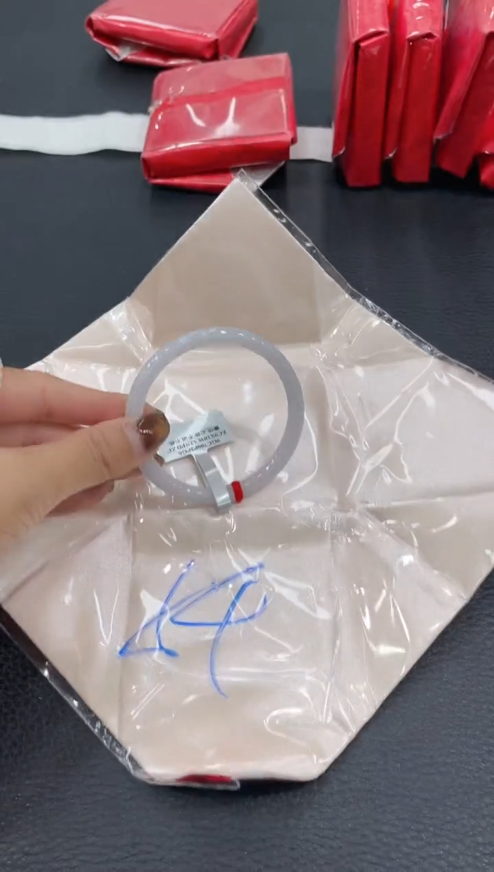 【闪购商品】翡翠手镯未镶嵌手镯