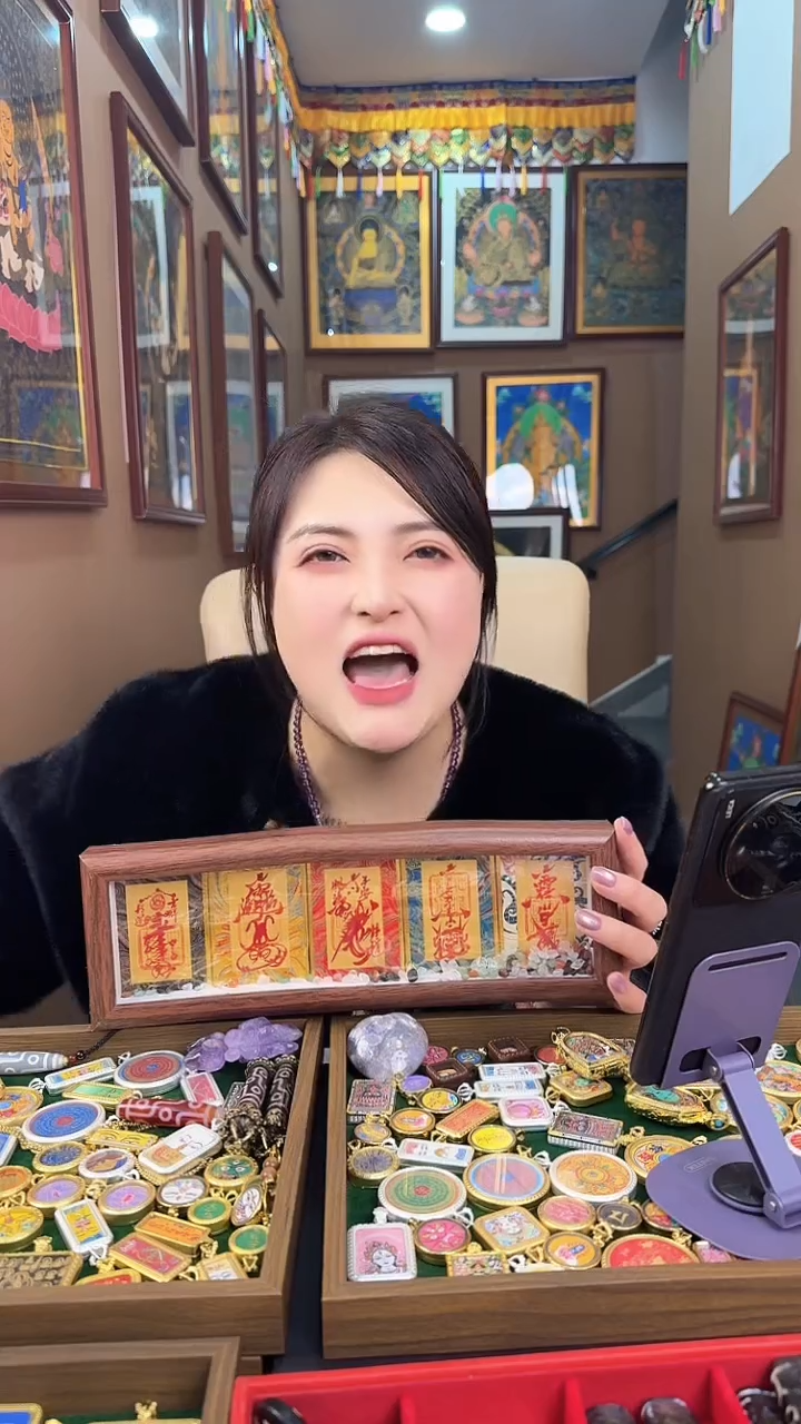 吊坠摆台-热贡纯手绘唐卡