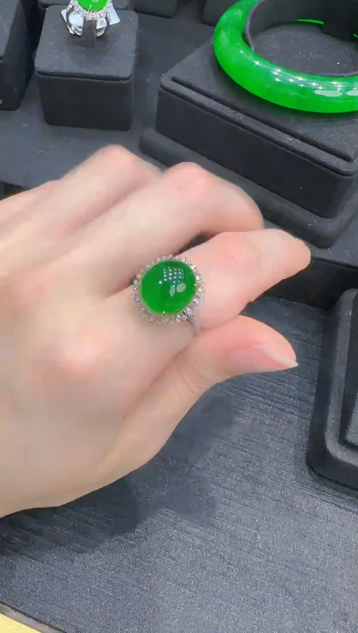 【闪购商品】翡翠戒指18K金镶嵌天然翡翠A货
