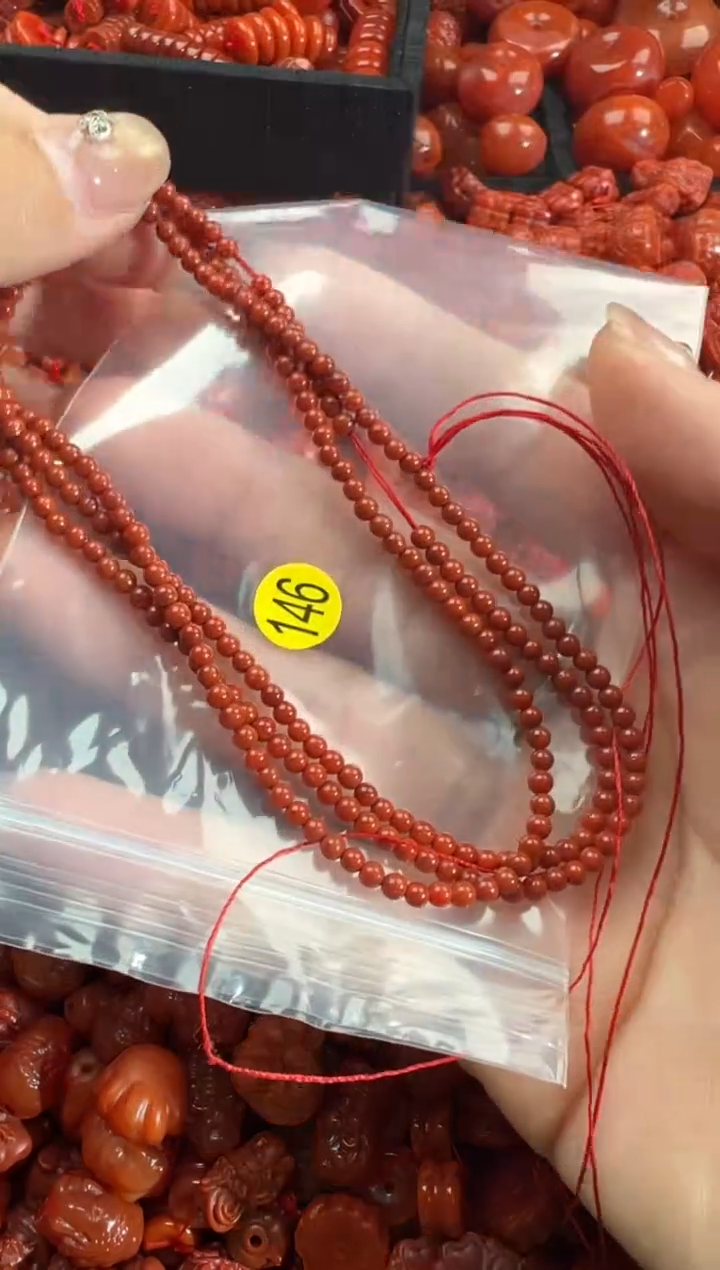 南红玛瑙未镶嵌颈饰1