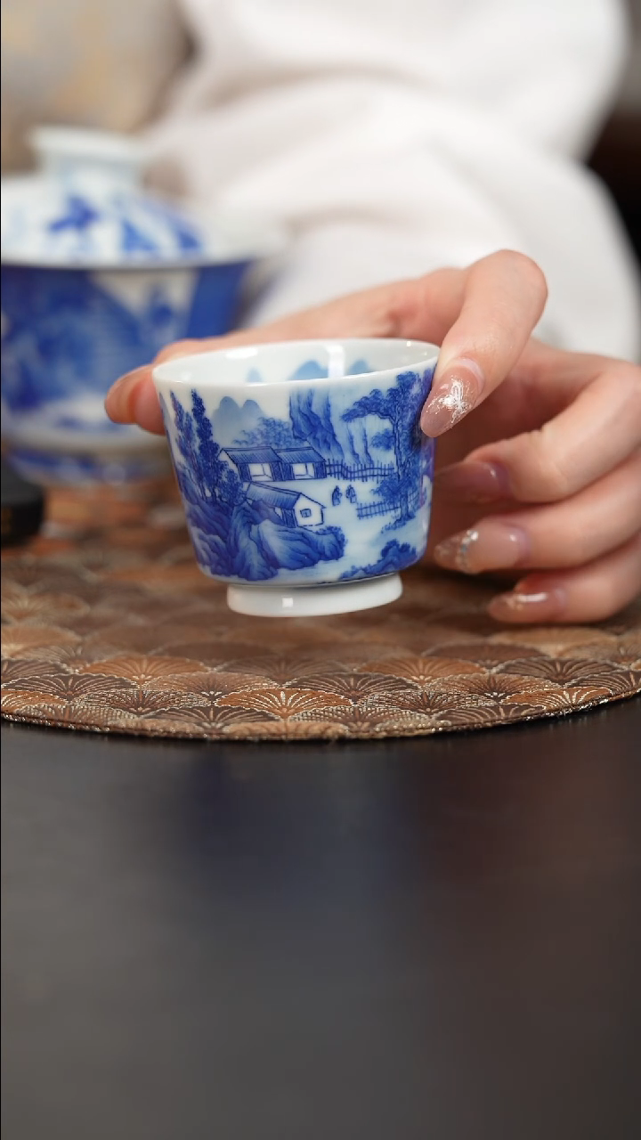 【闪购商品】杯看山柴窑青花山水