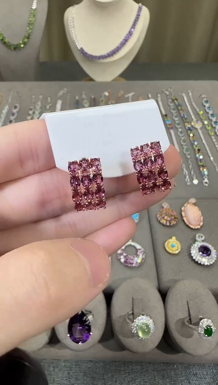 银S925镶嵌耳饰石榴石11mm耳扣设计款